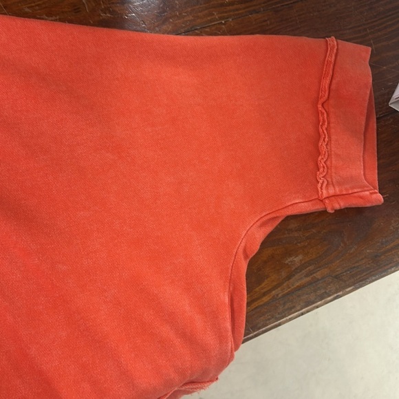 NWT Tomato Mineral Wash V-Neck - Easel - Picture 5 of 5